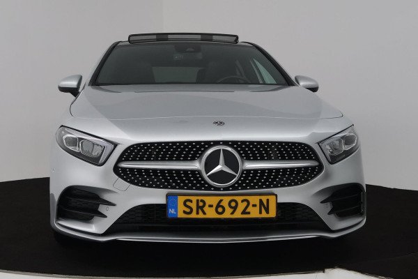 Mercedes-Benz A-Klasse 200 Business Solution AMG (PANORAMADAK, SFEERVERLICHTING, PARKEERSENSOREN, STOELVERWARMING)