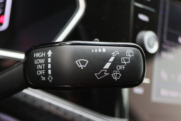 Volkswagen T-Cross 1.0 TSI Style Automaat LED, Virtual Cockpit, Camera, ACC, Climate, Apple CarPlay