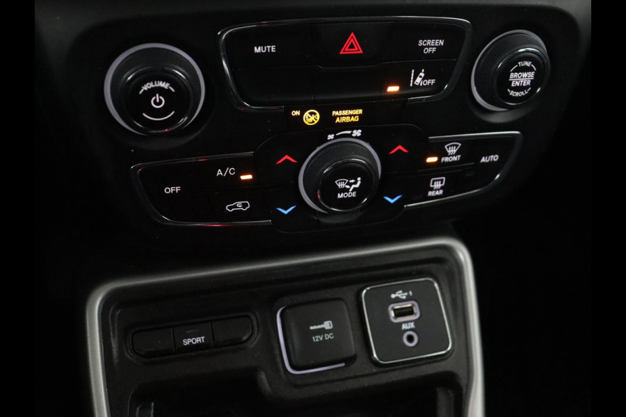 Jeep Compass 1.3T Longitude | Automaat | Trekhaak | Keyless | Carplay | Climate control | Parkeerhulp | Cruise control | DAB | Bluetooth