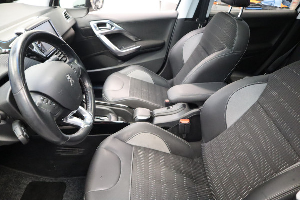 Peugeot 2008 1.2 PureTech Allure Camera PDC Panoramadak Clima