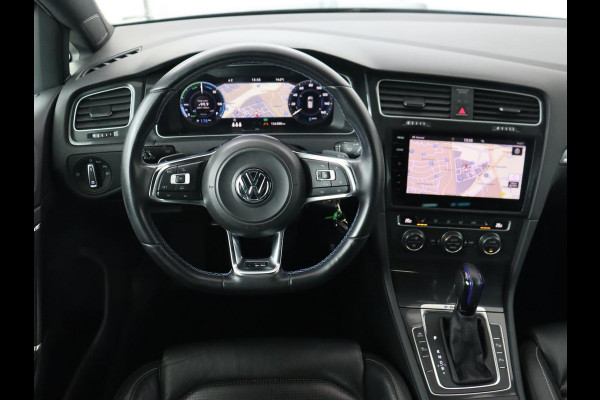 Volkswagen e-Golf E-Golf | Origineel NL | Leder | Stoelverwarming | Warmtepomp | Trekhaak | Camera | Adaptive cruise | DAB | Carplay | Navigatie | Full LED | Park Assist | Virtual Cockpit
