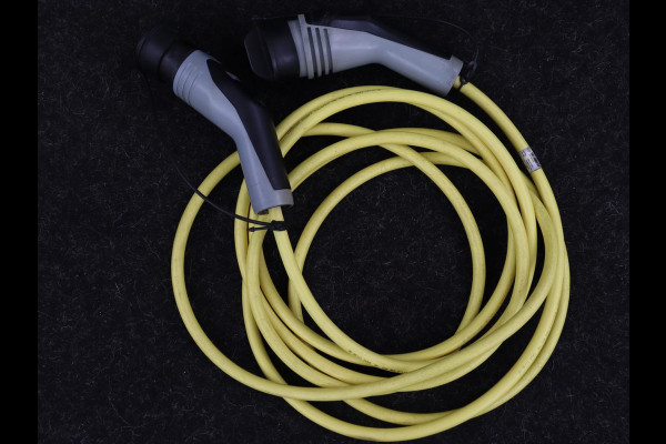 Volkswagen e-Golf E-Golf | Origineel NL | Leder | Stoelverwarming | Warmtepomp | Trekhaak | Camera | Adaptive cruise | DAB | Carplay | Navigatie | Full LED | Park Assist | Virtual Cockpit