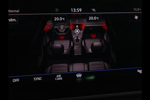 Volkswagen e-Golf E-Golf | Origineel NL | Leder | Stoelverwarming | Warmtepomp | Trekhaak | Camera | Adaptive cruise | DAB | Carplay | Navigatie | Full LED | Park Assist | Virtual Cockpit