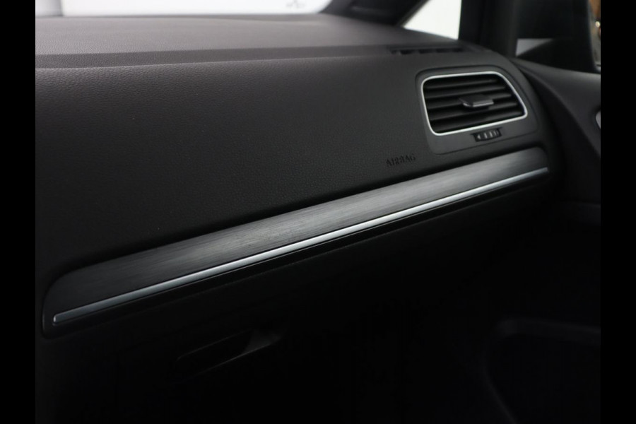 Volkswagen e-Golf E-Golf | Origineel NL | Leder | Stoelverwarming | Warmtepomp | Trekhaak | Camera | Adaptive cruise | DAB | Carplay | Navigatie | Full LED | Park Assist | Virtual Cockpit