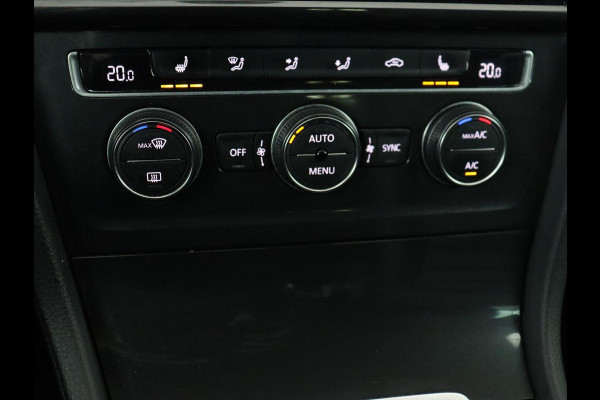 Volkswagen e-Golf E-Golf | Origineel NL | Leder | Stoelverwarming | Warmtepomp | Trekhaak | Camera | Adaptive cruise | DAB | Carplay | Navigatie | Full LED | Park Assist | Virtual Cockpit