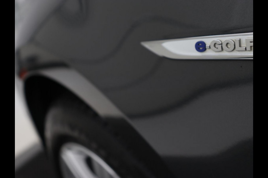 Volkswagen e-Golf E-Golf | Origineel NL | Leder | Stoelverwarming | Warmtepomp | Trekhaak | Camera | Adaptive cruise | DAB | Carplay | Navigatie | Full LED | Park Assist | Virtual Cockpit