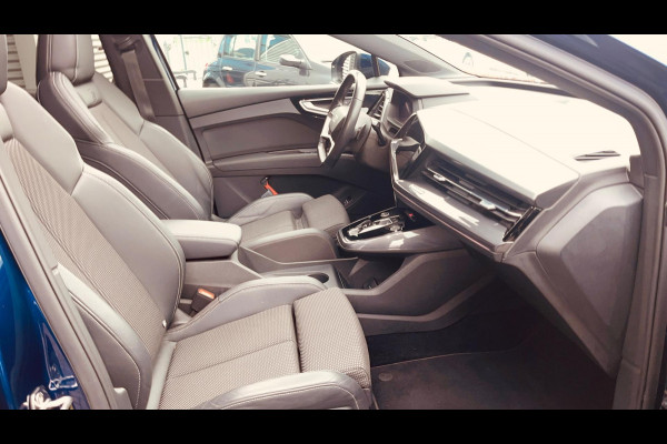 Audi Q4 e-tron 40 Launch edition S Competition 77 kWh 2X S-LINE PANO l MATRIX l CAMERA l ADAPT.CRUISE l ORG.NL l DEALER OND
