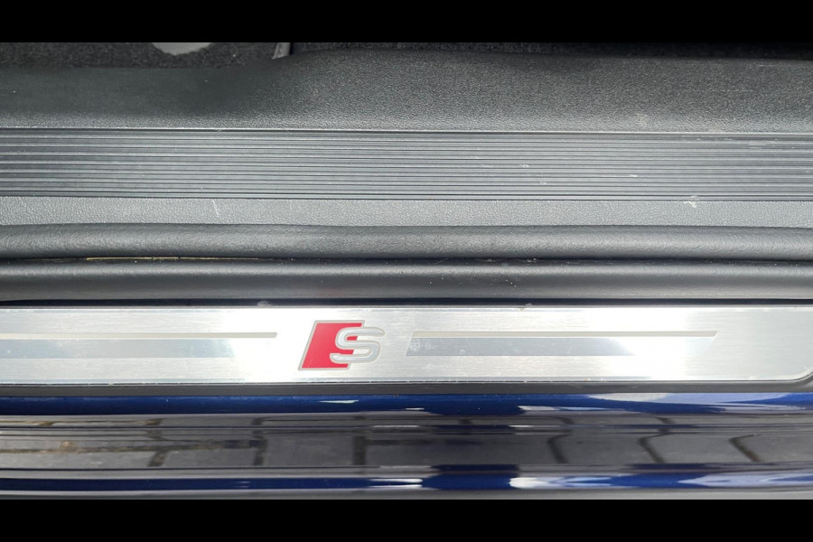 Audi Q4 e-tron 40 Launch edition S Competition 77 kWh 2X S-LINE PANO l MATRIX l CAMERA l ADAPT.CRUISE l ORG.NL l DEALER OND