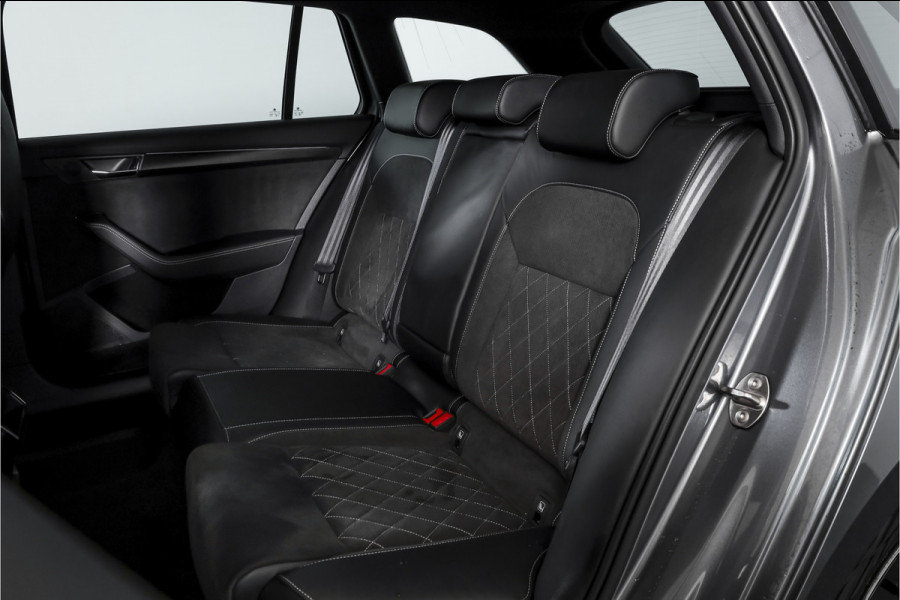 Škoda Superb Combi 1.4 TSI iV Sportline Business | Dig. Cockpit | Cruise | Stoel-+Stuurverw. PDC | Camera | App. Connect | ECC | Elek. Klep | LM 18" | 1944