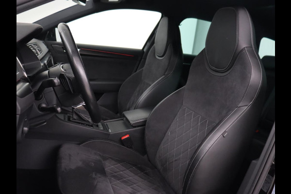 Škoda Superb 1.4 TSI iV Sportline | Stoelverwarming | Alcantara | Adaptive cruise | Camera | Carplay | Matrix LED | Stuurverwarming | Virtual Cockpit | Navigatie | Parkeerhulp | Sportstoelen | Sfeerverlichting | PHEV | Plug In