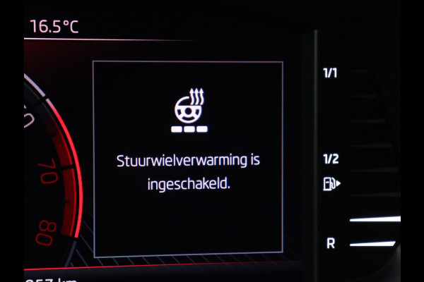 Škoda Superb 1.4 TSI iV Sportline | Stoelverwarming | Alcantara | Adaptive cruise | Camera | Carplay | Matrix LED | Stuurverwarming | Virtual Cockpit | Navigatie | Parkeerhulp | Sportstoelen | Sfeerverlichting | PHEV | Plug In
