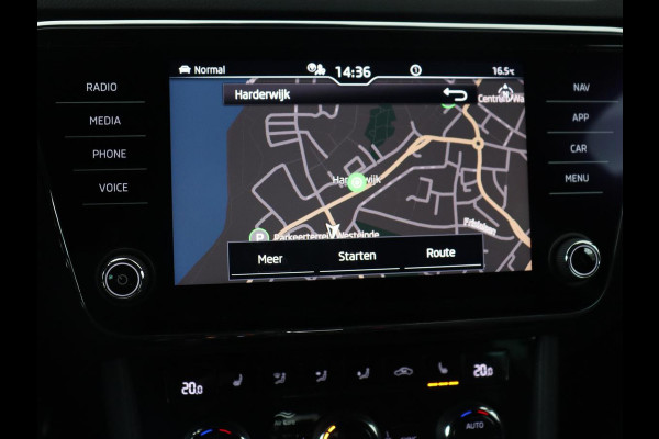 Škoda Superb 1.4 TSI iV Sportline | Stoelverwarming | Alcantara | Adaptive cruise | Camera | Carplay | Matrix LED | Stuurverwarming | Virtual Cockpit | Navigatie | Parkeerhulp | Sportstoelen | Sfeerverlichting | PHEV | Plug In