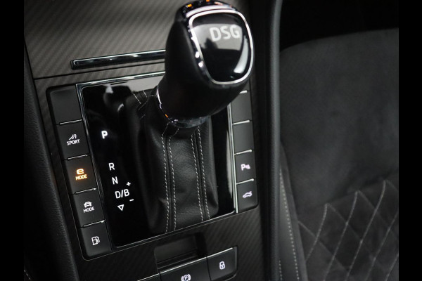 Škoda Superb 1.4 TSI iV Sportline | Stoelverwarming | Alcantara | Adaptive cruise | Camera | Carplay | Matrix LED | Stuurverwarming | Virtual Cockpit | Navigatie | Parkeerhulp | Sportstoelen | Sfeerverlichting | PHEV | Plug In