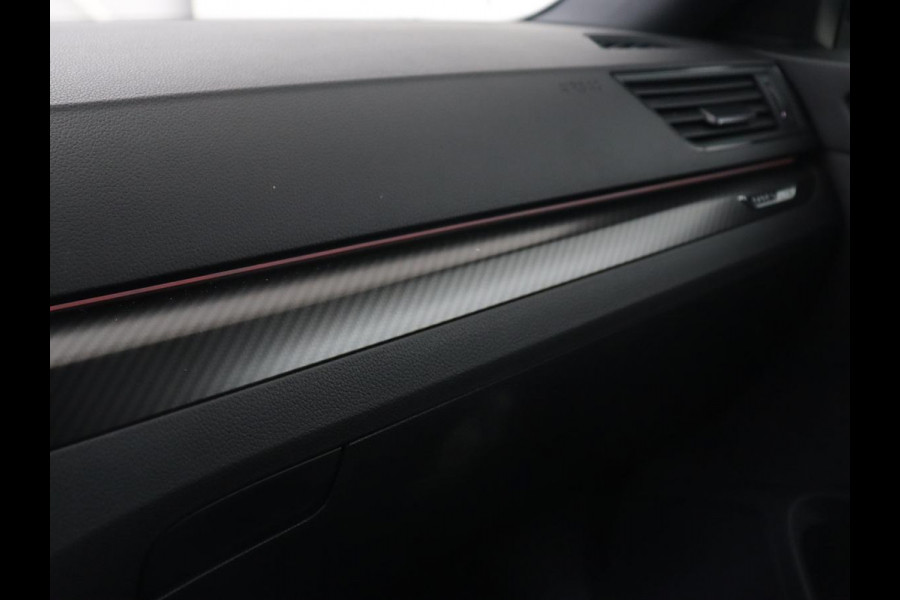 Škoda Superb 1.4 TSI iV Sportline | Stoelverwarming | Alcantara | Adaptive cruise | Camera | Carplay | Matrix LED | Stuurverwarming | Virtual Cockpit | Navigatie | Parkeerhulp | Sportstoelen | Sfeerverlichting | PHEV | Plug In