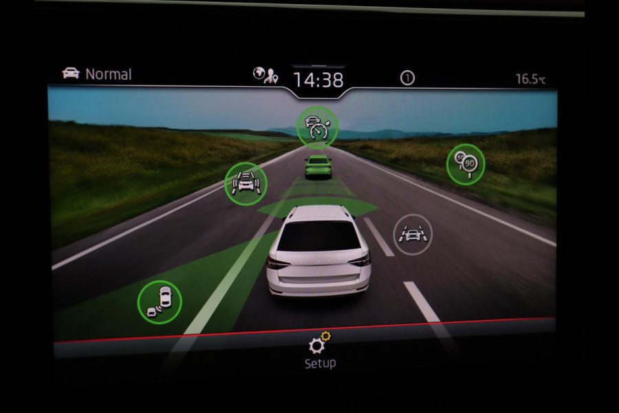 Škoda Superb 1.4 TSI iV Sportline | Stoelverwarming | Alcantara | Adaptive cruise | Camera | Carplay | Matrix LED | Stuurverwarming | Virtual Cockpit | Navigatie | Parkeerhulp | Sportstoelen | Sfeerverlichting | PHEV | Plug In