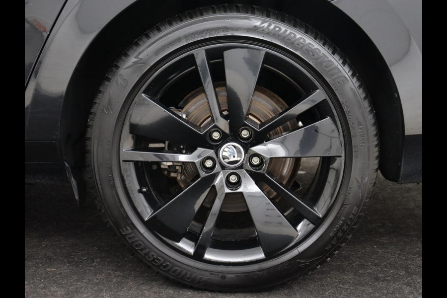 Škoda Superb 1.4 TSI iV Sportline | Stoelverwarming | Alcantara | Adaptive cruise | Camera | Carplay | Matrix LED | Stuurverwarming | Virtual Cockpit | Navigatie | Parkeerhulp | Sportstoelen | Sfeerverlichting | PHEV | Plug In