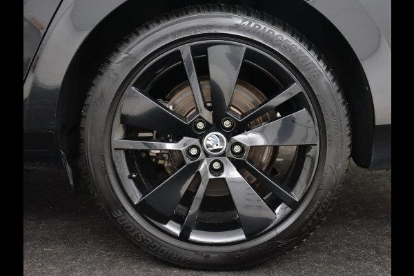 Škoda Superb 1.4 TSI iV Sportline | Stoelverwarming | Alcantara | Adaptive cruise | Camera | Carplay | Matrix LED | Stuurverwarming | Virtual Cockpit | Navigatie | Parkeerhulp | Sportstoelen | Sfeerverlichting | PHEV | Plug In