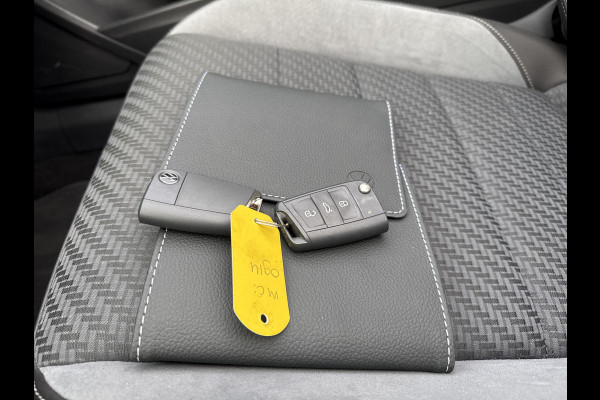 Volkswagen T-Roc Cabrio 1.5 TSI 150PK R-LINE SPORT LEDER/MATRIX-LED/NAVI/CARPLAY/FABRIEKS GARANTIE