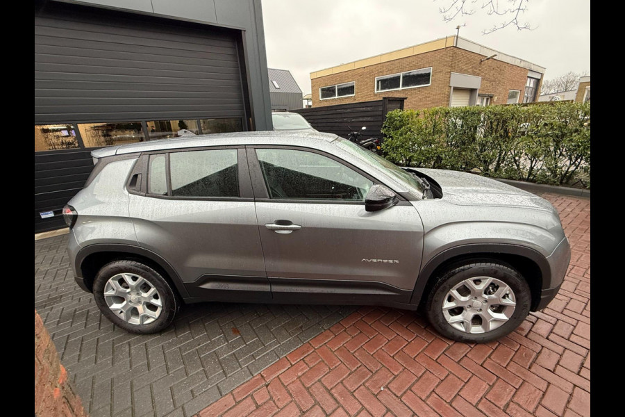 Jeep Avenger 1.2 e-Hybrid Altitude | STOELVERWARMING | ADAPTIEVE CRUISE CONTROL | PARKEERSENSOREN