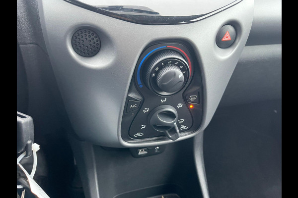 Toyota Aygo 1.0 VVT-i x-play | Carplay | Achteruitrijcamera | Airco | Automaat
