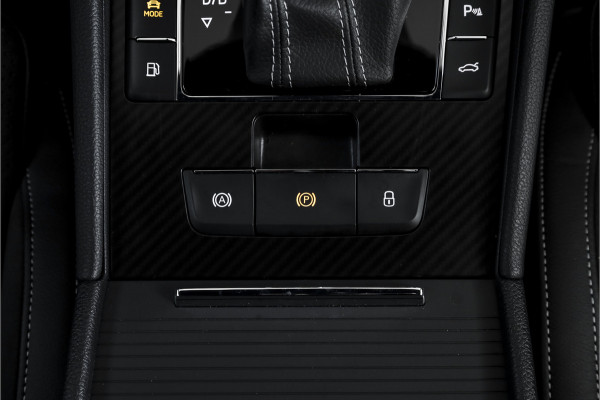 Škoda Superb Combi 1.4 TSI iV Sportline Business | Dig. Cockpit | Cruise | Stoel-+Stuurverw. PDC | Camera | App. Connect | ECC | Elek. Klep | LM 18" | 1944