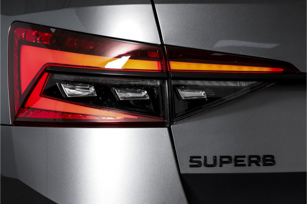Škoda Superb Combi 1.4 TSI iV Sportline Business | Dig. Cockpit | Cruise | Stoel-+Stuurverw. PDC | Camera | App. Connect | ECC | Elek. Klep | LM 18" | 1944