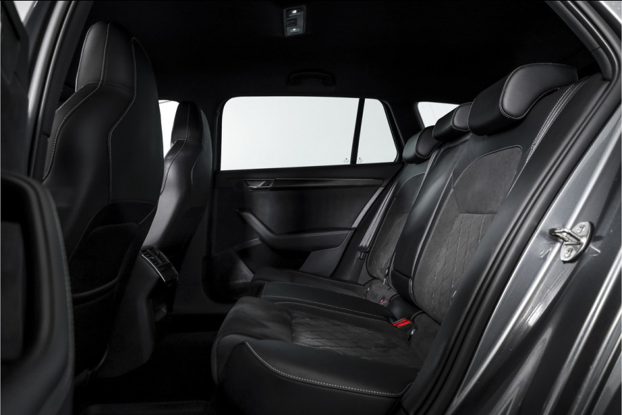 Škoda Superb Combi 1.4 TSI iV Sportline Business | Dig. Cockpit | Cruise | Stoel-+Stuurverw. PDC | Camera | App. Connect | ECC | Elek. Klep | LM 18" | 1944