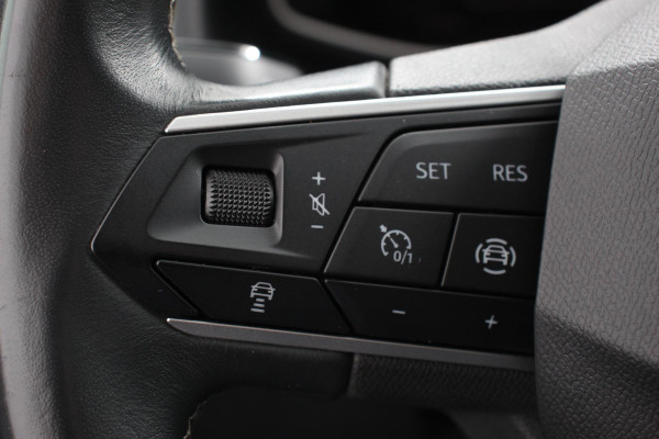 Seat Ateca 1.5 TSI 150pk DSG Style | Navigatie | Apple Carplay/Android Auto | Adaptive Cruise Control | Parkeersensor achter | Camera | Stoel-en stuurverwarming | Virtual Cockpit | Climate Control | Ledverlichting voor