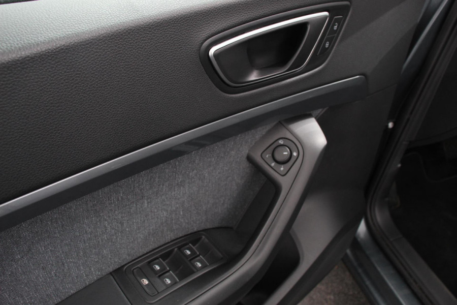 Seat Ateca 1.5 TSI 150pk DSG Style | Navigatie | Apple Carplay/Android Auto | Adaptive Cruise Control | Parkeersensor achter | Camera | Stoel-en stuurverwarming | Virtual Cockpit | Climate Control | Ledverlichting voor