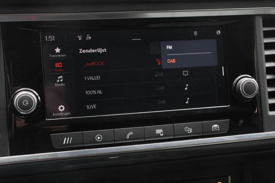 Seat Ateca 1.5 TSI 150pk DSG Style | Navigatie | Apple Carplay/Android Auto | Adaptive Cruise Control | Parkeersensor achter | Camera | Stoel-en stuurverwarming | Virtual Cockpit | Climate Control | Ledverlichting voor