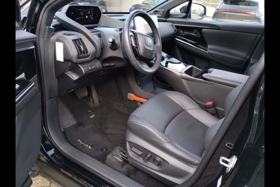 Toyota Bz4x Premium 71 kWh | Leder | Stoel- Verwarming & Ventilatie | Panoramadak | 360 Camera | Adaptive Cruise |