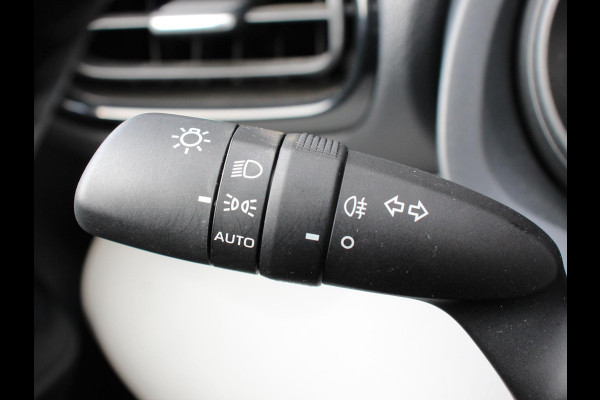 Toyota Yaris Cross 1.5 Hybrid Active Climate control Cruise control Parkeersensoren achter Achteruitrij camera Apple Carplay/ Android Auto