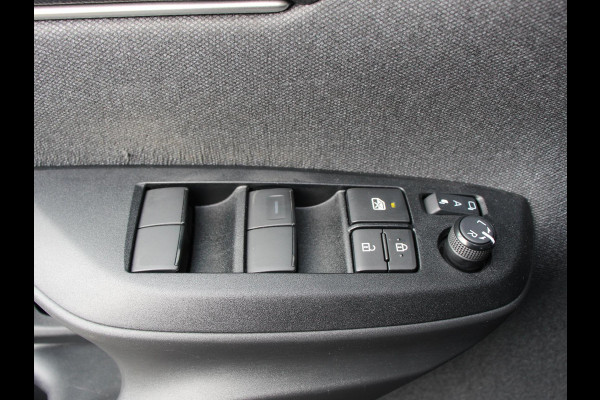 Toyota Yaris Cross 1.5 Hybrid Active Climate control Cruise control Parkeersensoren achter Achteruitrij camera Apple Carplay/ Android Auto