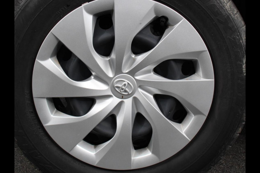 Toyota Yaris Cross 1.5 Hybrid Active Climate control Cruise control Parkeersensoren achter Achteruitrij camera Apple Carplay/ Android Auto