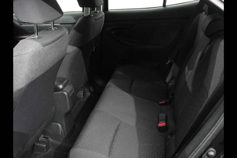 Toyota Yaris Cross 1.5 Hybrid Active Climate control Cruise control Parkeersensoren achter Achteruitrij camera Apple Carplay/ Android Auto