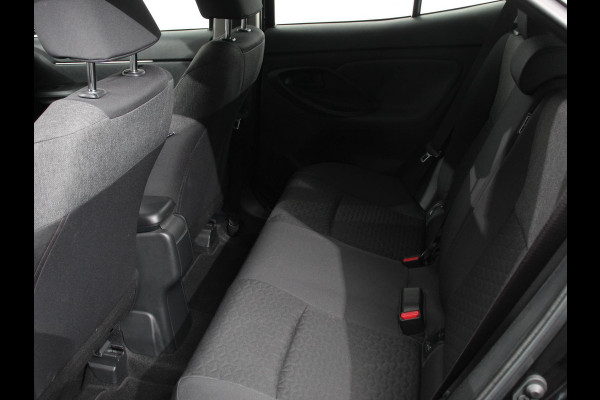 Toyota Yaris Cross 1.5 Hybrid Active Climate control Cruise control Parkeersensoren achter Achteruitrij camera Apple Carplay/ Android Auto