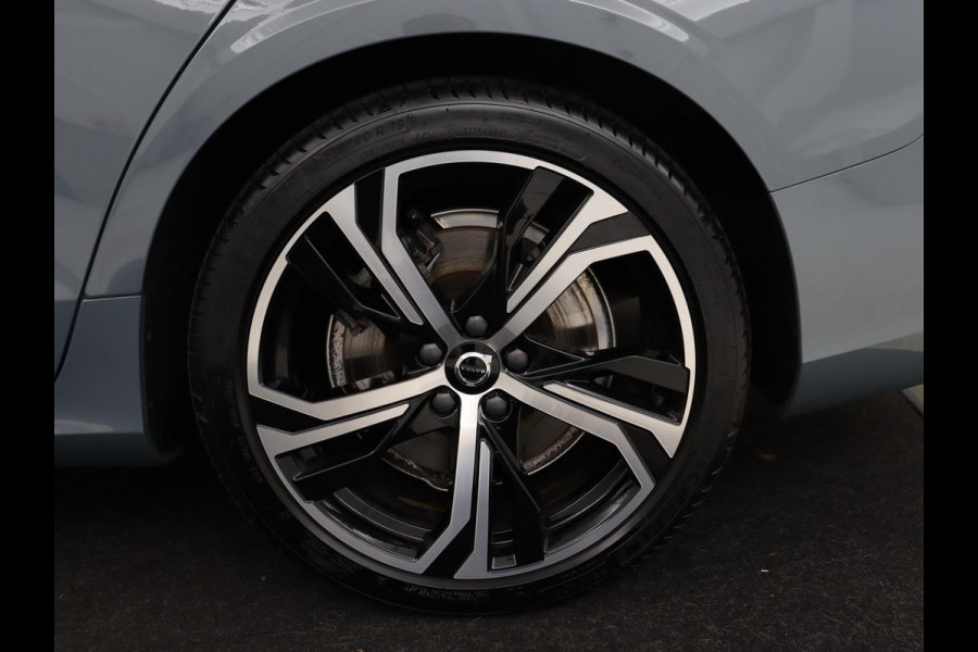 Volvo V60 2.0 T6 Plug-in hybrid AWD | Panoramadak | Trekhaak | Camera | Harman/Kardon | Leder | Stoel & Stuurverwarming
