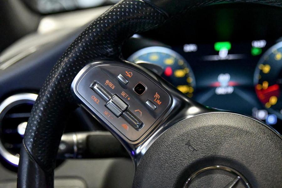 Mercedes-Benz GLC Coupé 200 4MATIC AMG. Pano, Distro+, 360, Leder, 20'', CarPlay, Sfeer!