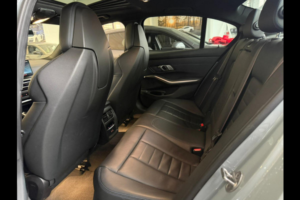 BMW 3-serie 330e xDrive M-Sport Pro | Kuipstoelen | Pano | ACC | HUD | Memory