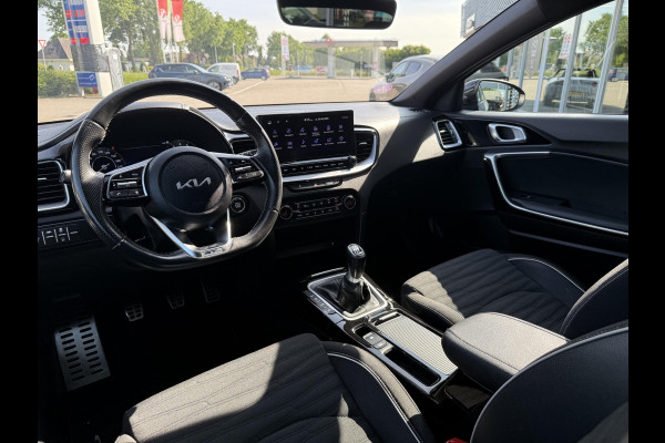 Kia Ceed 1.5 T-GDi GT-Line | ACHTERUITRIJCAMERA | NAVIGATIE SYSTEEM | CLIMATE CONTROL | AFNEEMBARE TREKHAAK |
