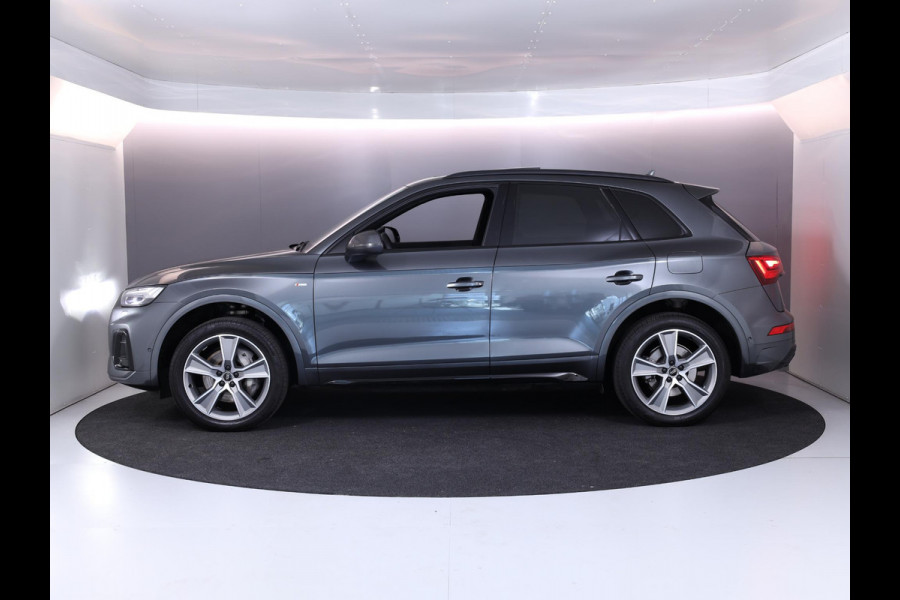 Audi Q5 50 TFSI e S-line Competition 299pk |  Panoramadak  | Wegklapbare trekhaak | B&O Audio | Parkeercamera | Adaptieve cruise contole | Verwarmbare voorstoelen