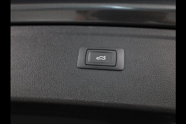 Audi Q5 50 TFSI e S-line Competition 299pk |  Panoramadak  | Wegklapbare trekhaak | B&O Audio | Parkeercamera | Adaptieve cruise contole | Verwarmbare voorstoelen