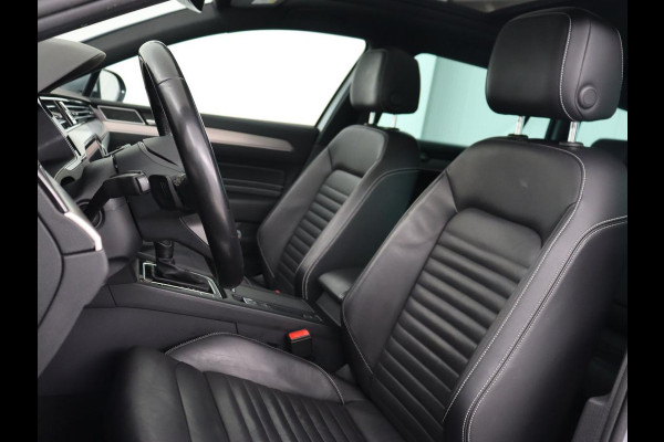Volkswagen Passat 1.5 TSI R Line | Panoramadak | Nappaleder | Stoelverwarming | Massage | Memory | Camera | Matrix LED | Carplay | Navigatie | Keyless | Virtual Cockpit