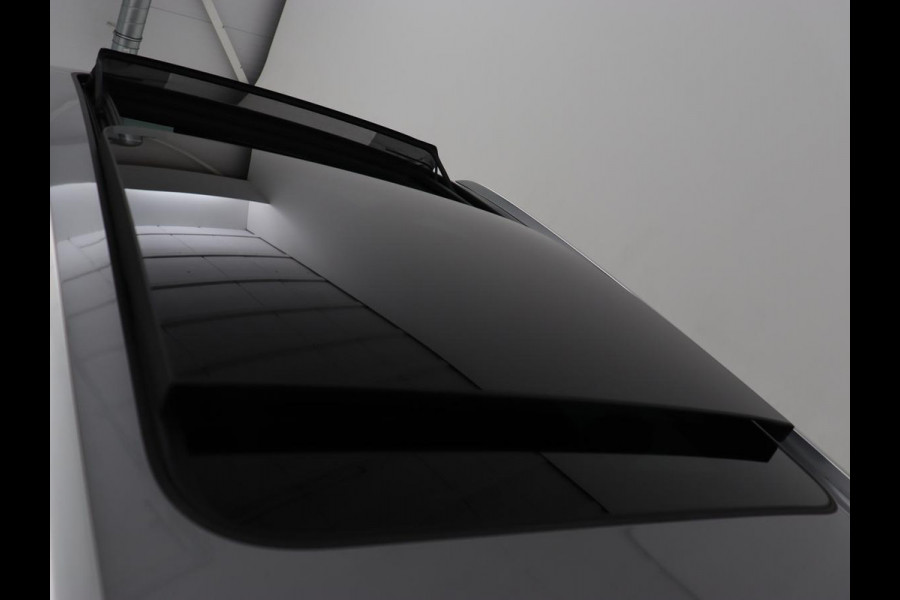 Volkswagen Passat 1.5 TSI R Line | Panoramadak | Nappaleder | Stoelverwarming | Massage | Memory | Camera | Matrix LED | Carplay | Navigatie | Keyless | Virtual Cockpit