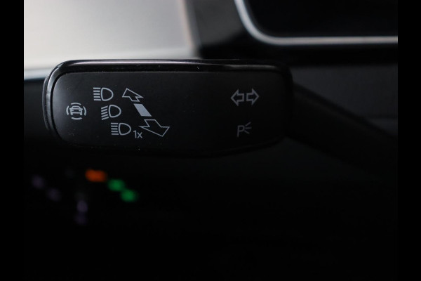 Volkswagen Passat 1.5 TSI R Line | Panoramadak | Nappaleder | Stoelverwarming | Massage | Memory | Camera | Matrix LED | Carplay | Navigatie | Keyless | Virtual Cockpit