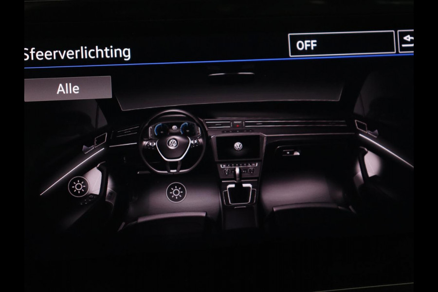 Volkswagen Passat 1.5 TSI R Line | Panoramadak | Nappaleder | Stoelverwarming | Massage | Memory | Camera | Matrix LED | Carplay | Navigatie | Keyless | Virtual Cockpit