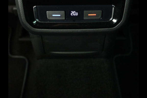 Volkswagen Passat 1.5 TSI R Line | Panoramadak | Nappaleder | Stoelverwarming | Massage | Memory | Camera | Matrix LED | Carplay | Navigatie | Keyless | Virtual Cockpit