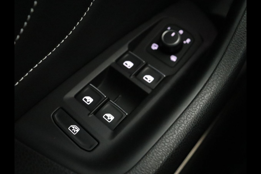 Volkswagen Passat 1.5 TSI R Line | Panoramadak | Nappaleder | Stoelverwarming | Massage | Memory | Camera | Matrix LED | Carplay | Navigatie | Keyless | Virtual Cockpit