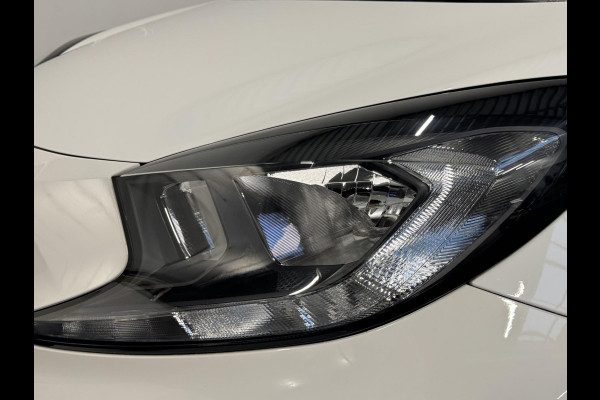 Toyota Aygo X 1.0 VVT-i Automaat Pulse Navigatie Apple Carplay/Android Auto Camera 17" Lichtmetalen Velgen Climate Control Adaptive Cruise Control Two Tone