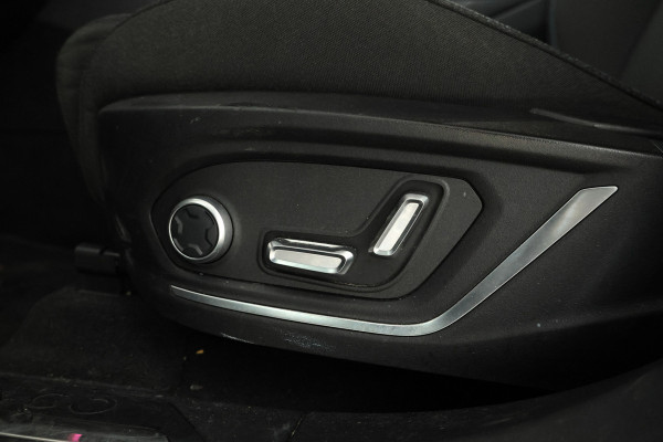 Lynk & Co 01 1.5 all black, navigatie, climate